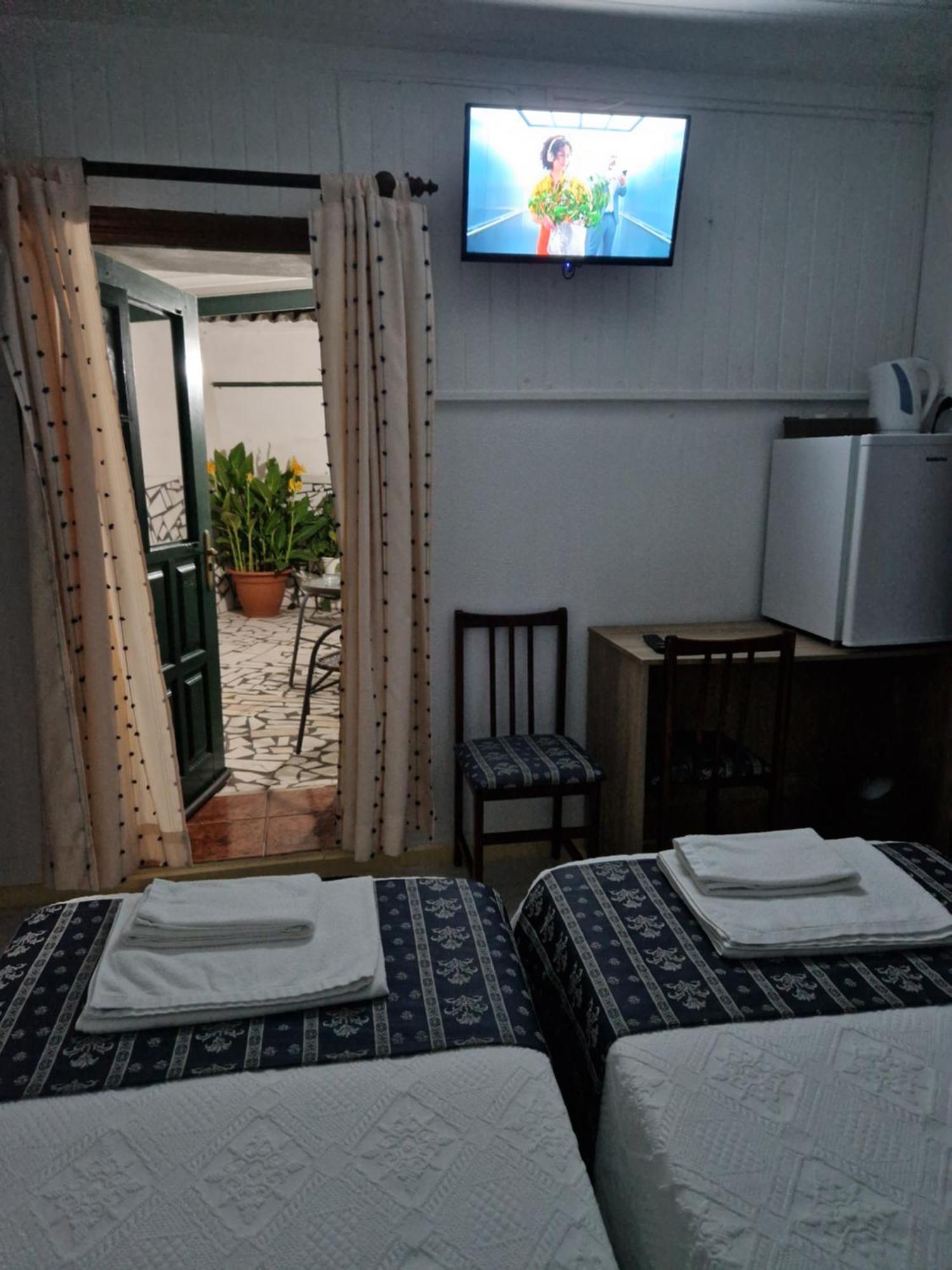 Residencial Antonio Mocisso Guesthouse Elvas Bagian luar foto